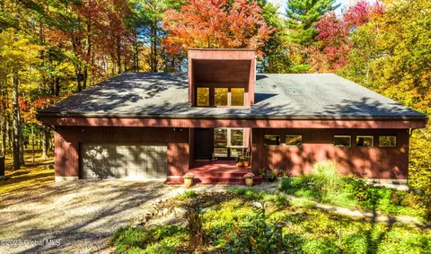 8711 Miller Hill Rd, Averill Park, NY 12018