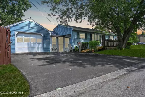 3297 Wells Ave, Schenectady, NY 12304