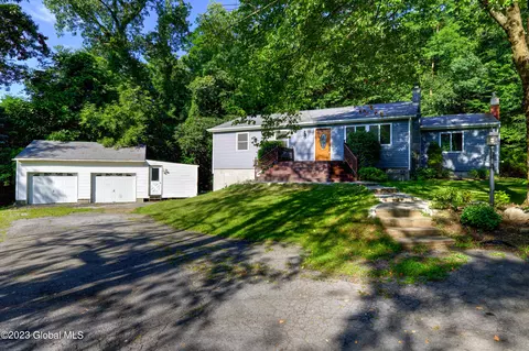 138 Wagmans Ridge Rd, Saratoga Springs, NY 12866