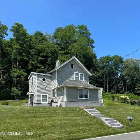 96 Schermerhorn Rd, Schenectady, NY 12306