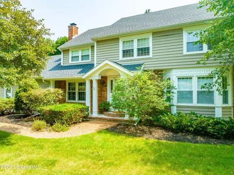 46 Green Meadows Ln, Loudonville, NY 12211