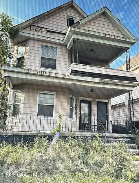 841 Oakwood Ave, Schenectady, NY 12303