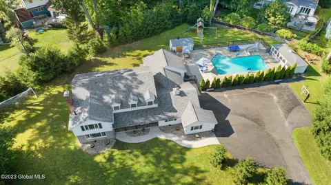 151 N Westchester Dr, Delmar, NY 12054