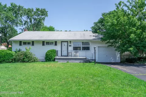 76 Hunting Rd, Albany, NY 12205