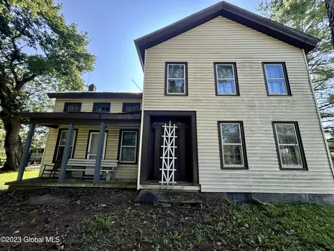 506 Stoner Trl, Fonda, NY 12068