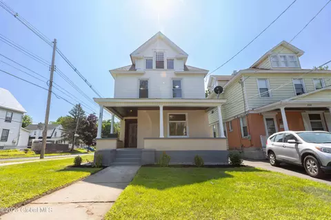 838 Bedford Rd, Schenectady, NY 12308