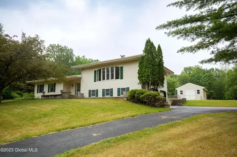221 Lape Rd, Nassau, NY 12123