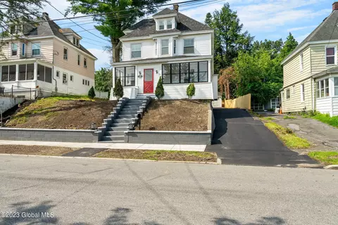 438 Anthony St, Schenectady, NY 12308 photo 2