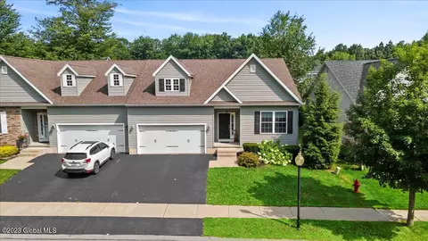 16 Forestbrook Dr, Ballston Lake, NY 12019