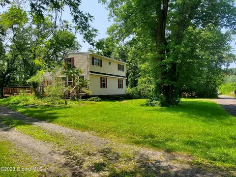 32 Bells Ln, Waterford, NY 12188