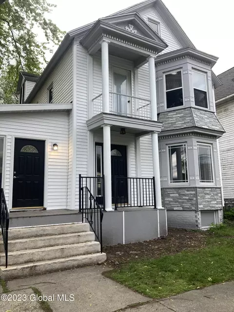 497 7th Ave, Troy, NY 12182