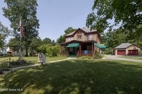 25 Hyde Blvd, Ballston Spa, NY 12020