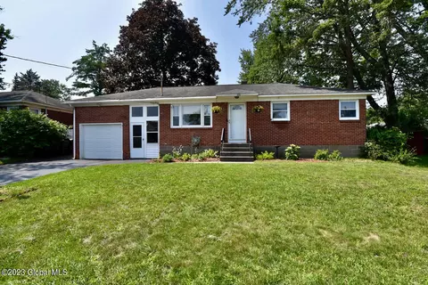 1 Roe Ave, Colonie, NY 12205