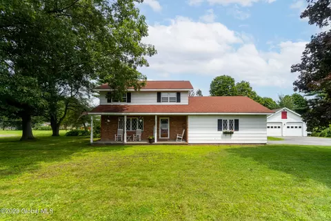 26 Mountain View Dr, Cambridge, NY 12816