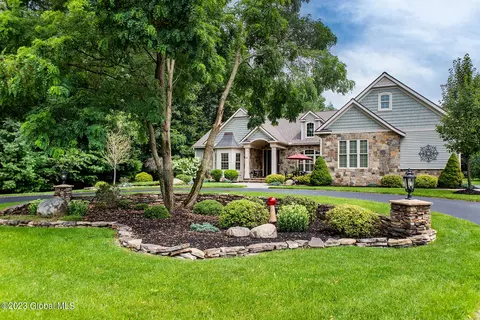 22 Foxhound Run, Saratoga Springs, NY 12866