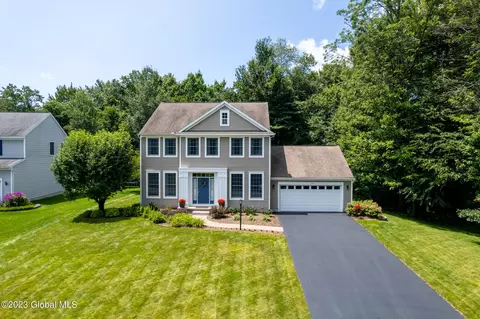24 Sterling Heights Dr, Clifton Park, NY 12065