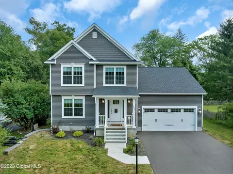 141 Fernbank Ave, Delmar, NY 12054