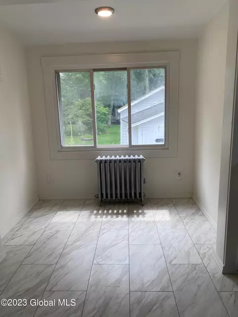 46 Marshall Ave, Schenectady, NY 12304 photo 5