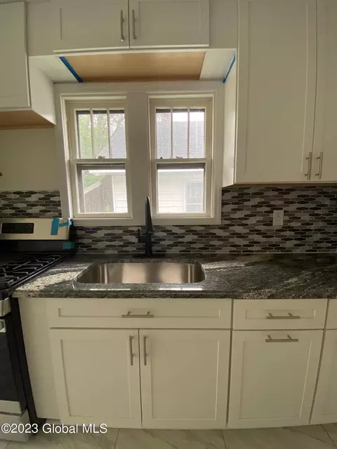 46 Marshall Ave, Schenectady, NY 12304 photo 13