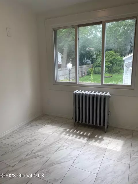 46 Marshall Ave, Schenectady, NY 12304 photo 6