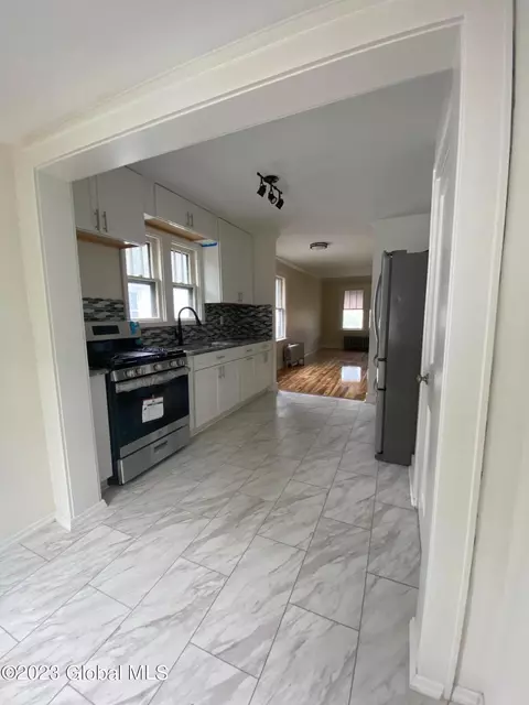 46 Marshall Ave, Schenectady, NY 12304 photo 8