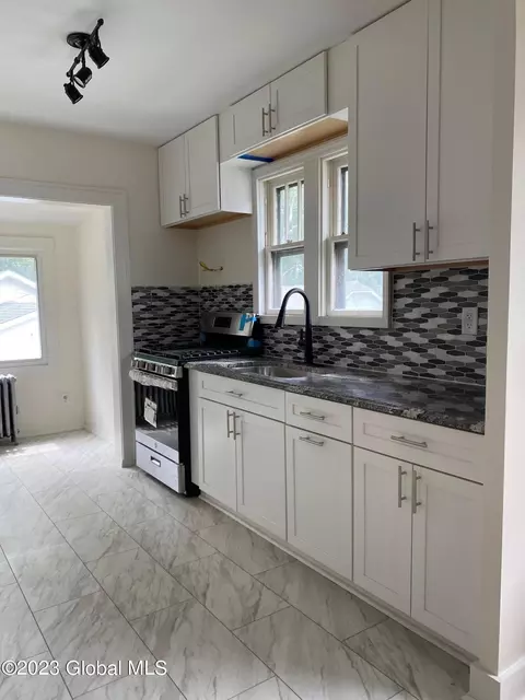 46 Marshall Ave, Schenectady, NY 12304 photo 11