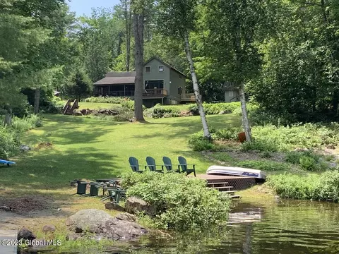 17 Daniels Rd, Schroon Lake, NY 12870