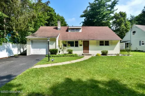 13 Southgate Rd, Loudonville, NY 12211