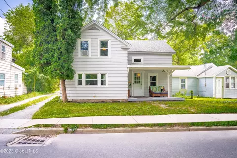 30 Lake Ave, Nassau, NY 12123