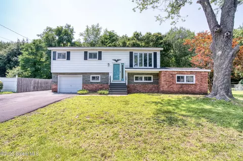 35 Gail Ave, Colonie, NY 12205