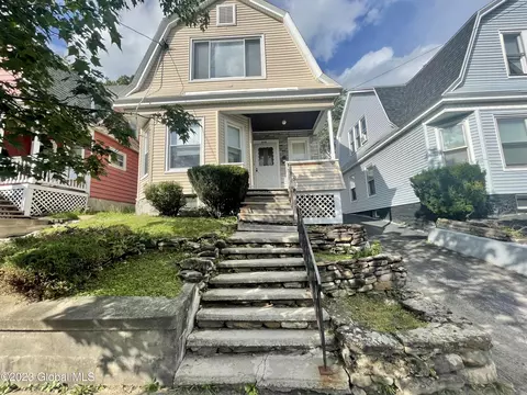 35 Lincoln Ave # B, Amsterdam, NY 12010