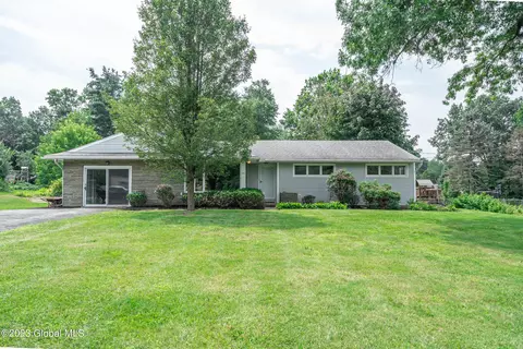 98 Teliska Ave, Rensselaer, NY 12144