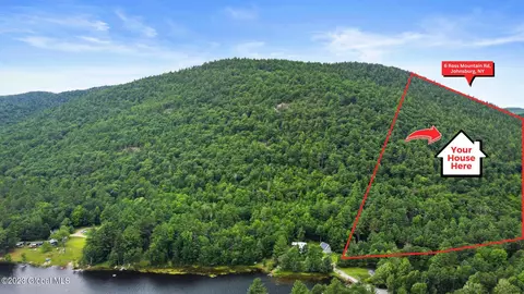 6 Ross Mountain Rd, Johnsburg, NY 12843