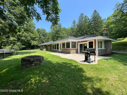 54 Loweree Rd, Nassau, NY 12123
