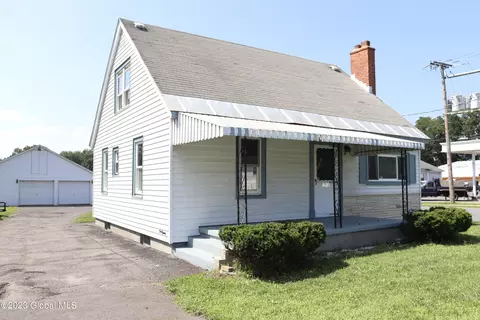 2742 Hamburg St, Schenectady, NY 12303