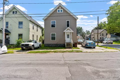 135 North St, Gloversville, NY 12078