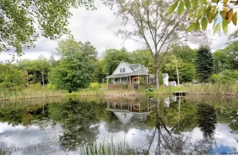 616 Oak Hill Rd, Averill Park, NY 12018