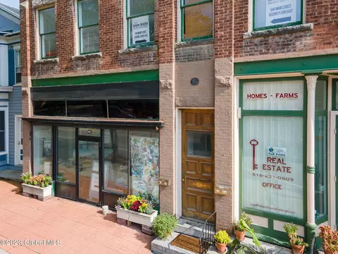 548 E Main St, Cobleskill, NY 12043 photo 4