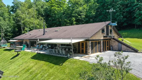 2409 Black Point Way, Putnam Station, NY 12861