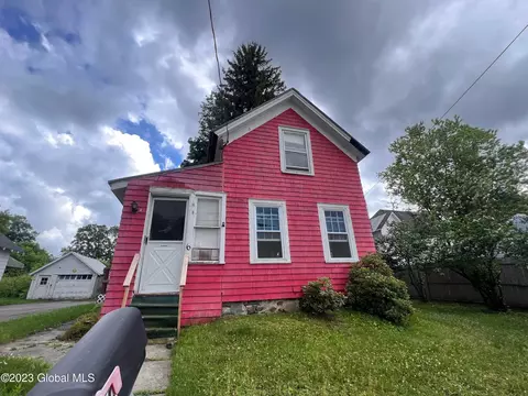 6 Delaware Ave, Gloversville, NY 12078