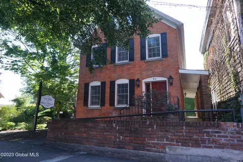 60 Woodlawn Ave, Saratoga Springs, NY 12866