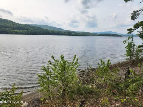 504 E Shore Dr, Adirondack, NY 12808