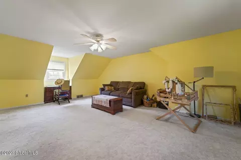 9 Bernard Place Pl, Glenmont, NY 12077 photo 17