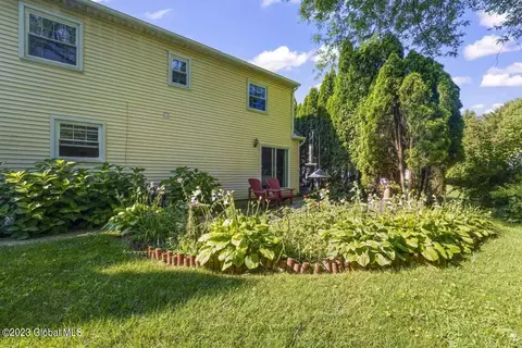 9 Bernard Place Pl, Glenmont, NY 12077 photo 32