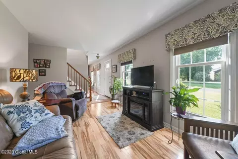 9 Bernard Place Pl, Glenmont, NY 12077 photo 7