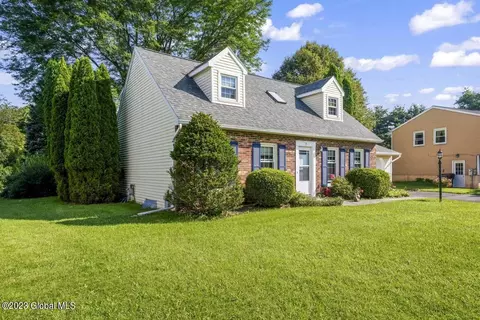9 Bernard Place Pl, Glenmont, NY 12077 photo 27