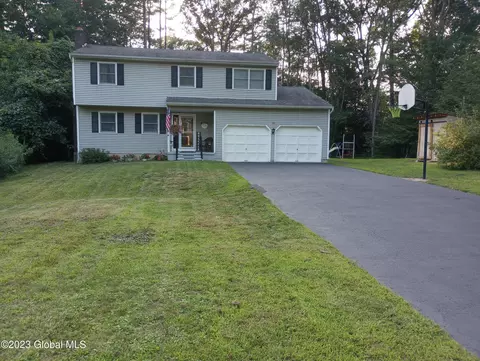 13 Stonehedge Dr, Wilton, NY 12831