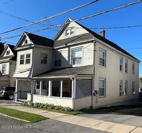 58 Arnold Ave, Amsterdam, NY 12010