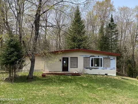 156 Round Lake Brook Loop, Indian Lake, NY 12842