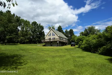 118 Gillespie Rd, Middle Granville, NY 12849